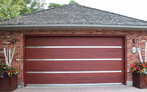 Rockwood Contemporary residential garage door.